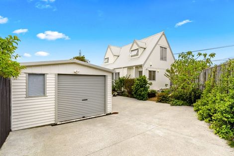 Photo of property in 2/19 Flanshaw Road, Te Atatu South, Auckland, 0610