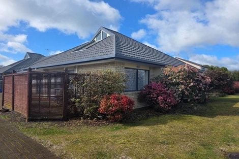 Photo of property in 3/66 Kawaha Point Road, Kawaha Point, Rotorua, 3010