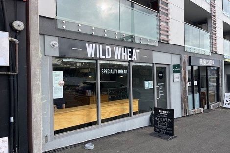 Photo of property in 1/40 Lake Road, Narrow Neck, Auckland, 0624