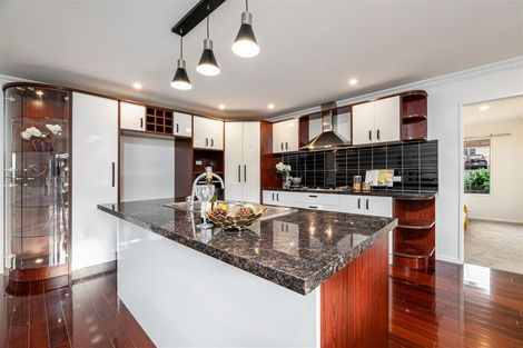 Photo of property in 29 Sapperton Drive, Henderson, Auckland, 0612