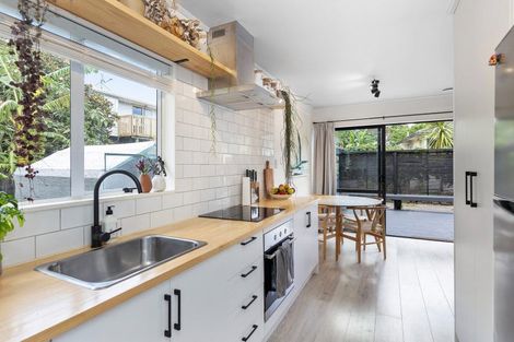 Photo of property in 176 Solar Road, Glen Eden, Auckland, 0602