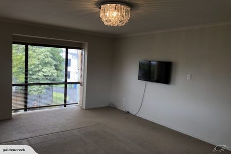 Photo of property in 11 Siena Place, Te Atatu Peninsula, Auckland, 0610