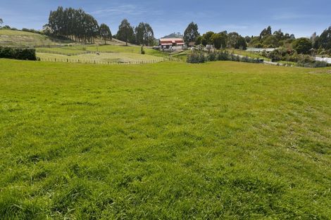 Photo of property in 2 Lochinvar Lane, Acacia Bay, Taupo, 3385