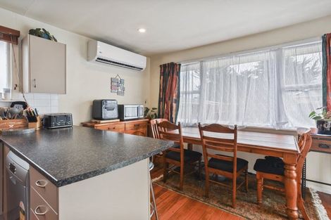 Photo of property in 90 Frensham Crescent, Woolston, Christchurch, 8062