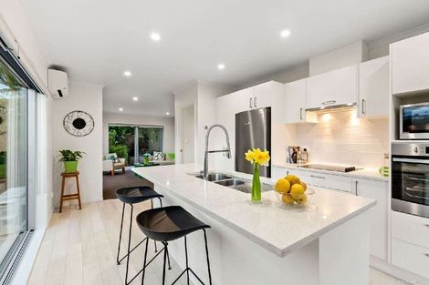 Photo of property in 8 Karauria Lane, Orewa, 0931