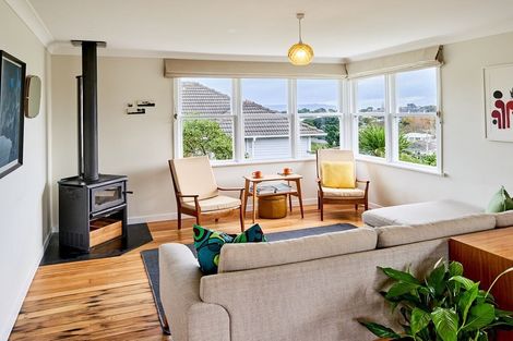 Photo of property in 16 Chaffey Crescent, Titahi Bay, Porirua, 5022