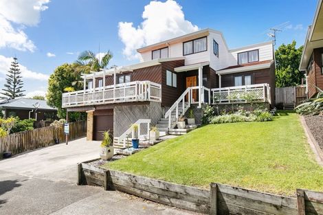 Photo of property in 1/22 Bronzewing Terrace, Unsworth Heights, Auckland, 0632