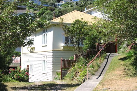 Photo of property in 103 Melbourne Road, Island Bay, Wellington, 6023
