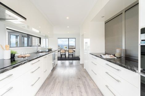 Photo of property in 7 Forbes Lane, Newlands, Wellington, 6037