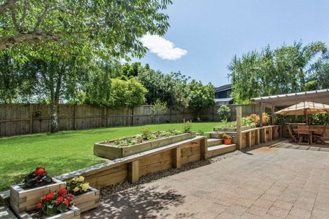 Photo of property in 6 Ferntree Terrace, West Harbour, Auckland, 0618