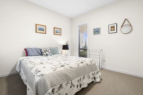 Photo of property in 21 Valley Crescent, Wanaka, 9305