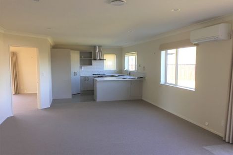 Photo of property in 242 Mark Avenue, Grenada Village, Wellington, 6037