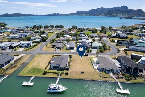 Photo of property in 16 Finch Street, One Tree Point, 0118