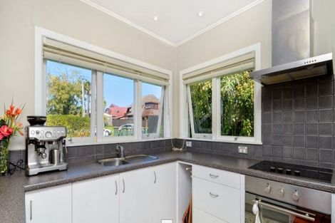 Photo of property in 1/13 Otakau Road, Milford, Auckland, 0620