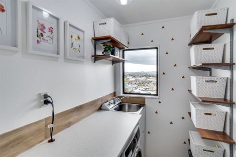 Photo of property in 5/9 Milton Road, Bluff Hill, Napier, 4110