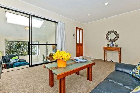 Photo of property in 1/56 Oaktree Avenue, Browns Bay, Auckland, 0630
