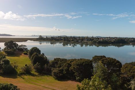 Photo of property in 153b West Harbour Drive, West Harbour, Auckland, 0618