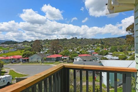 Photo of property in 62 Aniseed Grove, Timberlea, Upper Hutt, 5018