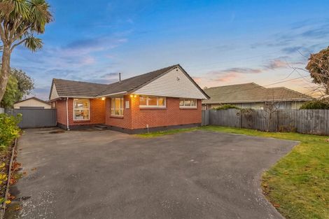 Photo of property in 33 Acacia Avenue, Upper Riccarton, Christchurch, 8041