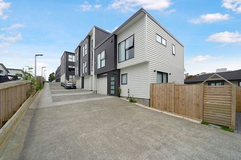 Photo of property in 8/105 Hobsonville Road, West Harbour, Auckland, 0618