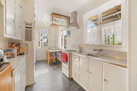 Photo of property in 53 Lyell Road, Outer Kaiti, Gisborne, 4010