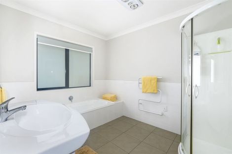 Photo of property in 25 Aurora Avenue, Welcome Bay, Tauranga, 3112