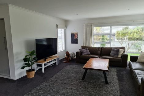 Photo of property in 90a Endeavour Drive, Whitby, Porirua, 5024