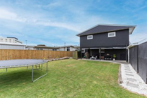 Photo of property in 6 Newhaven Place, Roslyn, Palmerston North, 4414