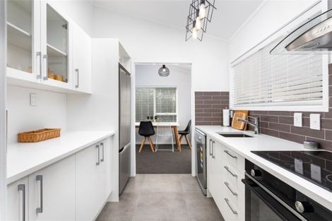 Photo of property in 2/25 Lucinda Place, Glen Eden, Auckland, 0602