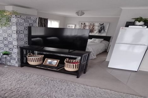 Photo of property in 13 Andre Rise, Stanmore Bay, Whangaparaoa, 0932