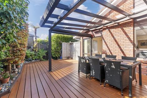 Photo of property in 2/8 Harley Road, Hauraki, Auckland, 0622