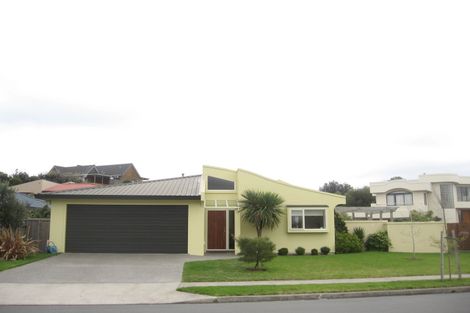 Photo of property in 11 Avion Terrace, Raumati Beach, Paraparaumu, 5032