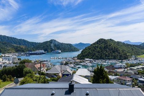 Photo of property in 7a Russell Street, Picton, 7220