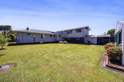 Photo of property in 74 Riemenschneider Street, Manaia, 4612