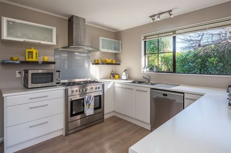 Photo of property in 20 Awanui Drive, Waikanae, 5036