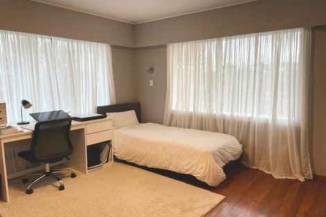 Photo of property in 17 Margaret Place, Milford, Auckland, 0620