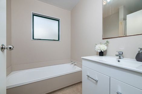 Photo of property in 6a Jillian Drive, Ranui, Auckland, 0612