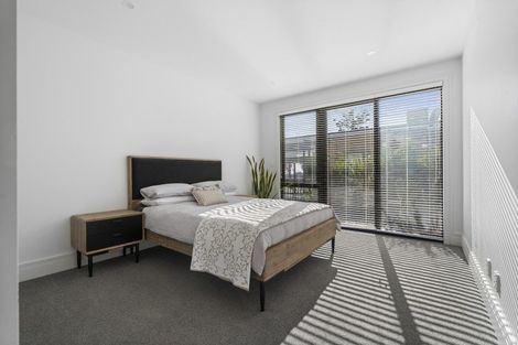 Photo of property in 37 Lake Pupuke Drive, Takapuna, Auckland, 0622