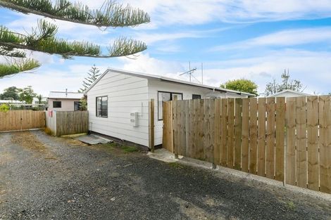 Photo of property in 1/44 Shifnal Drive, Randwick Park, Auckland, 2105