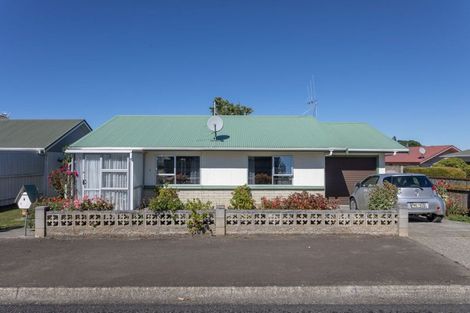Photo of property in 9 Mccallum Street, Dannevirke, 4930