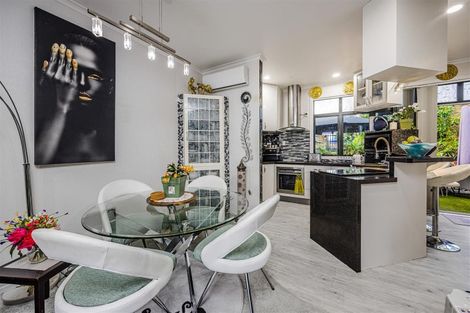 Photo of property in Tuscany Towers, 12/1 Ambrico Place, New Lynn, Auckland, 0600