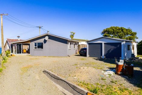 Photo of property in 8 Signal Station Road, Pouto, 0391