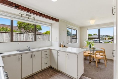 Photo of property in 27 Oriwa Street, Waikanae, 5036