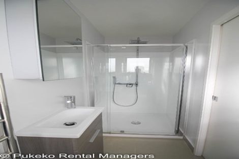 Photo of property in 26/11 Ray Small Drive, Papakura, 2110