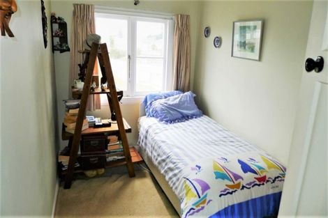 Photo of property in 2 Dawick Street, Foxton Beach, Foxton, 4815