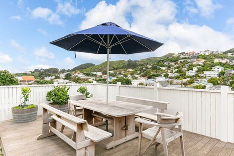 Photo of property in 25 Waikato Street, Island Bay, Wellington, 6023