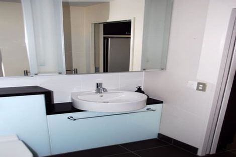 Photo of property in Summit Apartments, 11/184 Molesworth Street, Thorndon, Wellington, 6011