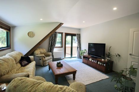 Photo of property in 2 Cascade Avenue, Waiatarua, Auckland, 0604