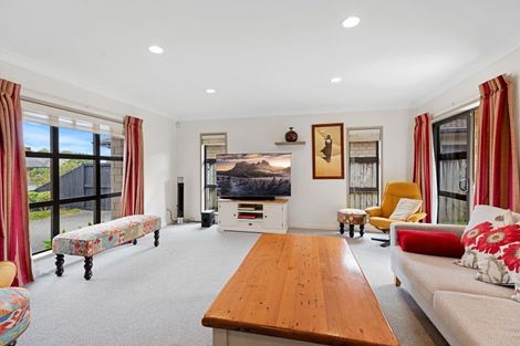 Photo of property in 7 Gibson Place, Papamoa Beach, Papamoa, 3118