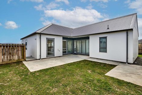 Photo of property in 11 Lemonwood Way, Woodridge, Wellington, 6037